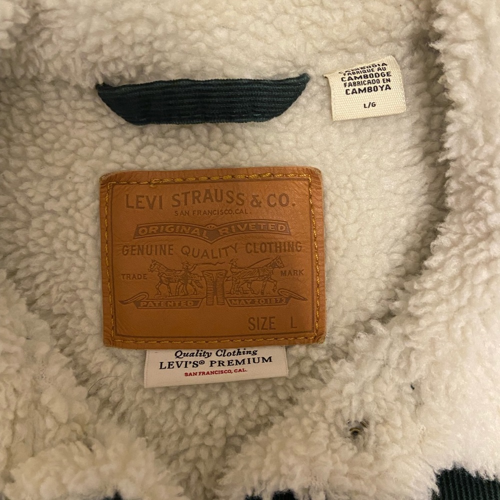 Levi’s Pine Green Corduroy Sherpa Lined Jacket - Picture 2 of 4